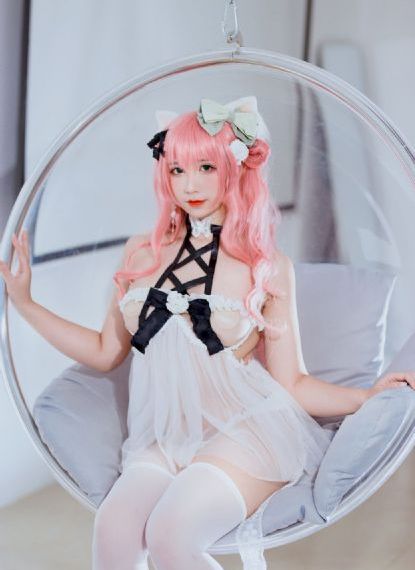 美女的