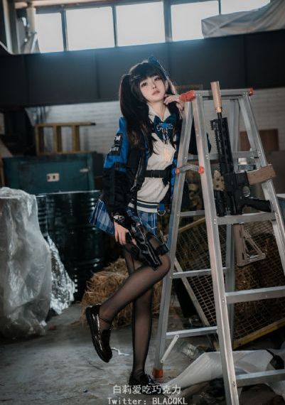 女大学生