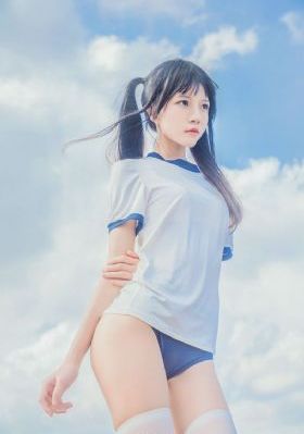 医生隔着内裤揉弄护士视频